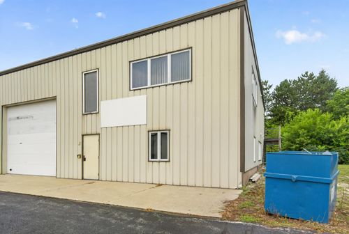 2330 Stonebridge Cir, West Bend, WI, 53095 | Card Image