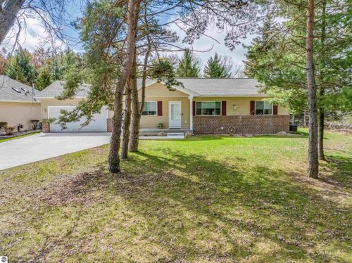 418 W River Park Drive, West Branch, MI, 48661 | Card Image