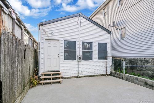 224 Amber St, Brooklyn, NY, 11208-4702 | Card Image