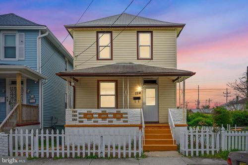 704 N Michigan Ave, ATLANTIC CITY, NJ, 08401-3033 | Card Image