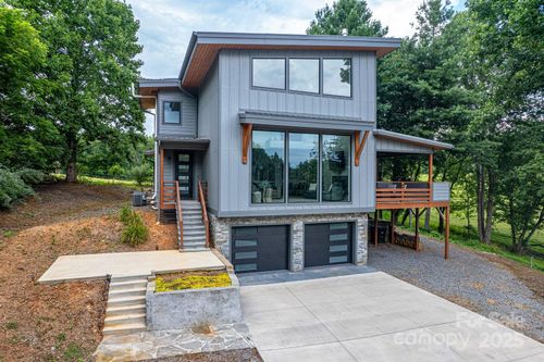 22 Lara Dr, Mills River, NC, 28759-8612 | Card Image