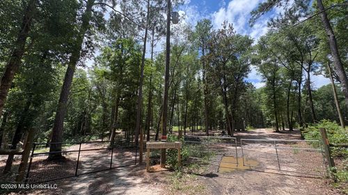 1935 Gator Ln, Vancleave, MS, 39565-8417 | Card Image
