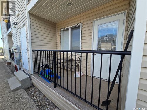 203-825 Gladstone St E, Swift Current, SK, S9H5P1 | Card Image