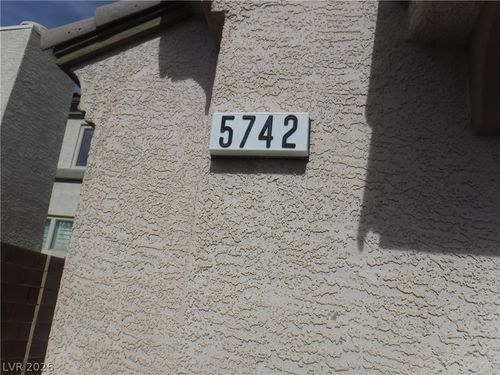 5742 Bracana Ct, Las Vegas, NV, 89141-3905 | Card Image