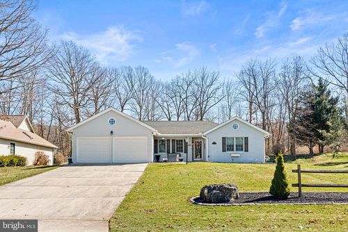 6839 Fairway Dr E, FAYETTEVILLE, PA, 17222-9401 | Card Image