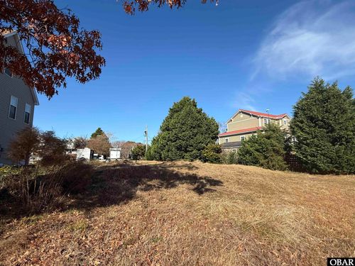 201 Eagle Dr, Kill Devil Hills, NC, 27948-8604 | Card Image