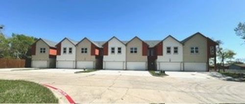 210 Heritage Ct, Seagoville, TX, 75159-3773 | Card Image