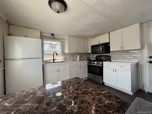 trlr-57-150 Main St, Islip, NY, 11751-3422 | Card Image