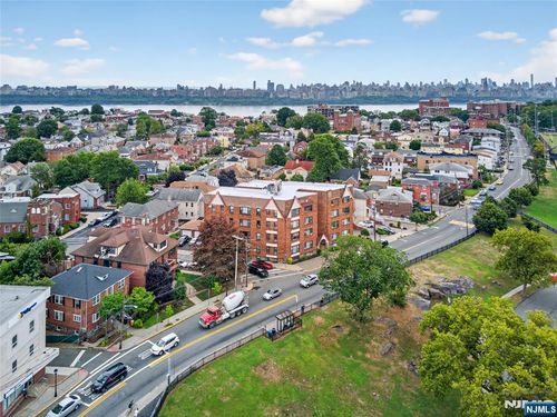 307 Fairview Ave, Fairview, NJ, 07022-2103 | Card Image