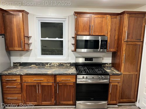 420 Lytle Ave, Harbor Beach, MI, 48441-1027 | Card Image