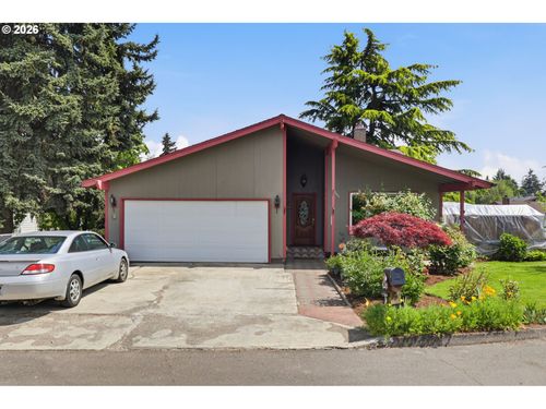 565 Brown Ct, Woodburn, OR, 97071-5607 | Card Image