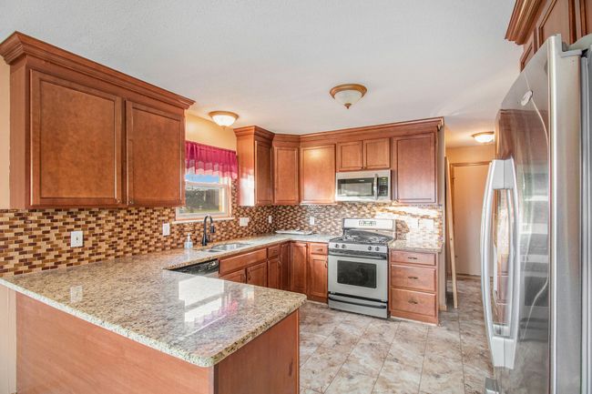 25820 Lord Dr, House other with 3 bedrooms, 3 bathrooms and null parking in Chesterfield MI | Image 12