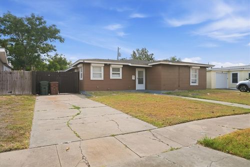 4022 Lowman St, Corpus Christi, TX, 78411-3133 | Card Image