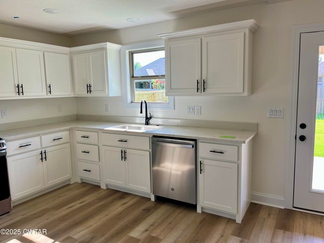 23 Grande Pines Cv, House other with 3 bedrooms, 2 bathrooms and 2 parking in Jackson TN | Image 8