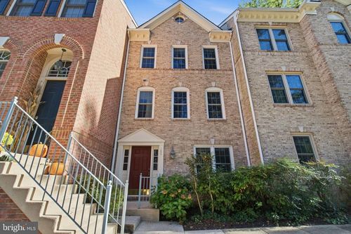 105 Rees Pl, FALLS CHURCH, VA, 22046-3900 | Card Image