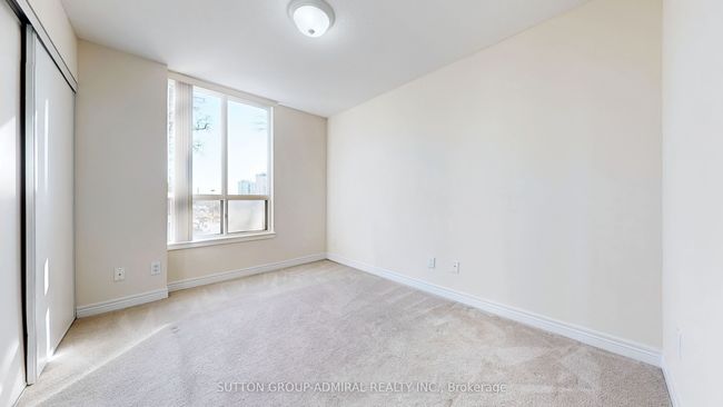 204 - 60 Disera Dr, Condo with 2 bedrooms, 2 bathrooms and null parking in Vaughan ON | Image 32