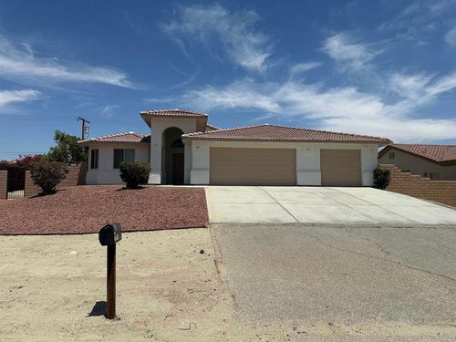31100 Desert Palm Dr, Thousand Palms, CA, 92276 | Card Image