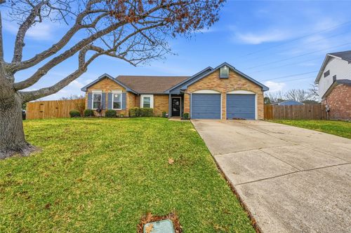 4803 Hollow Tree Court, Arlington, TX, 76018 | Card Image