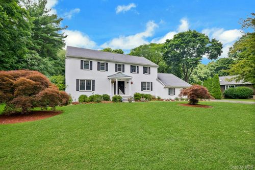 16 Hearthstone Cir, Scarsdale, NY, 10583-1202 | Card Image