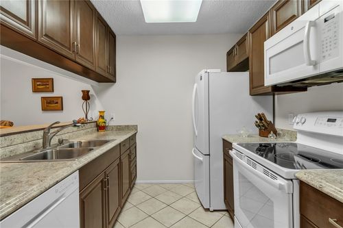 102-9 Plantation Dr, Vero Beach, FL, 32966-7921 | Card Image