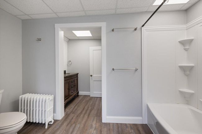 59-Bathroom on Second Floor (20).jpg | Image 20