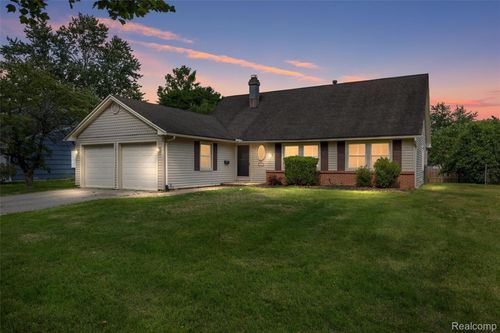 4942 Butler Dr, Troy, MI, 48085-3526 | Card Image