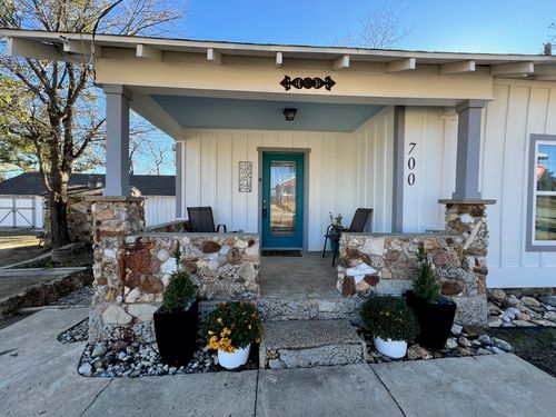 700 E Highland Ave, Comanche, TX, 76442-1908 | Card Image