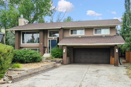 12 Glenwood Crt, Cochrane, AB, T4C1H4 | Card Image