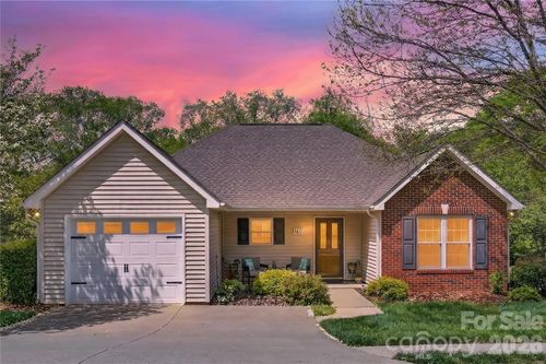 160 Oak Village Pkwy, Mooresville, NC, 28117-8200 | Card Image