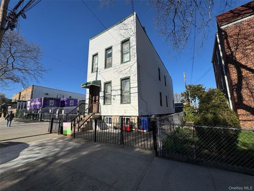 6353 60th Pl, Ridgewood, NY, 11385-2040 | Card Image