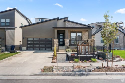 837 S Finley Cir, North Salt Lake, UT, 84054-1211 | Card Image