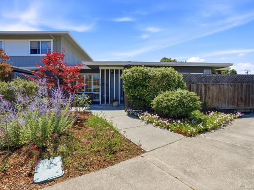 apt-b-B Los Gamos Rd, San Rafael, CA, 94903-2570 | Card Image