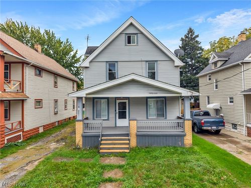 4001 Henritze Ave, Cleveland, OH, 44109-3251 | Card Image