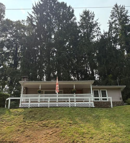 1060 Brookside Dr, Fairmont, WV, 26554-1425 | Card Image