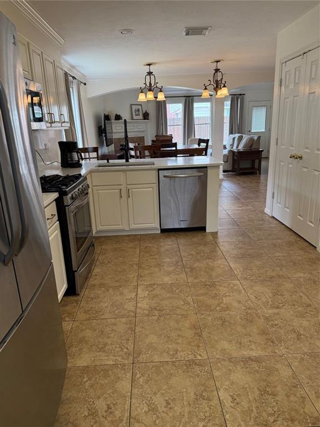 2927 Regata Run Dr, House other with 4 bedrooms, 3 bathrooms and 2 parking in Friendswood TX | Image 4