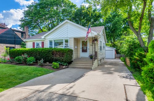 714 Chestnut St, Deerfield, IL, 60015-4236 | Card Image