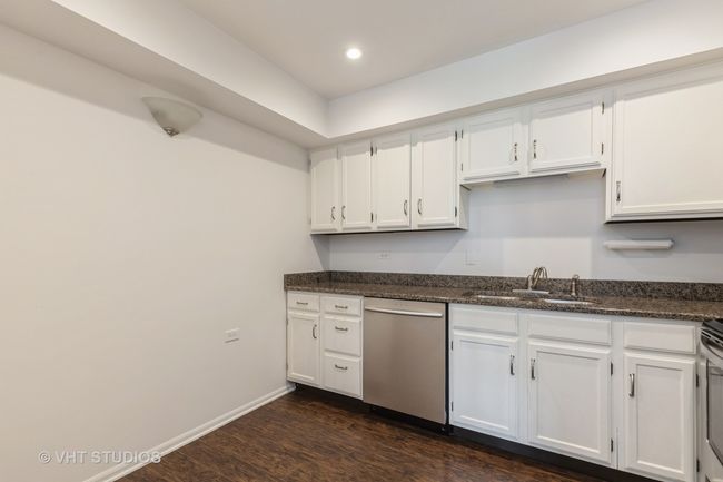 APT-108 - 800 Ridge Rd, Condo with 2 bedrooms, 1 bathrooms and null parking in Wilmette IL | Image 6