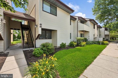 12 E Daisy Ln, MOUNT LAUREL, NJ, 08054-2578 | Card Image