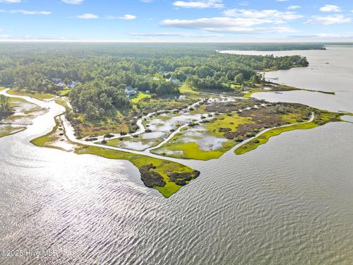 1718 S Plantation Ln, Swansboro, NC, 28584-8485 | Card Image