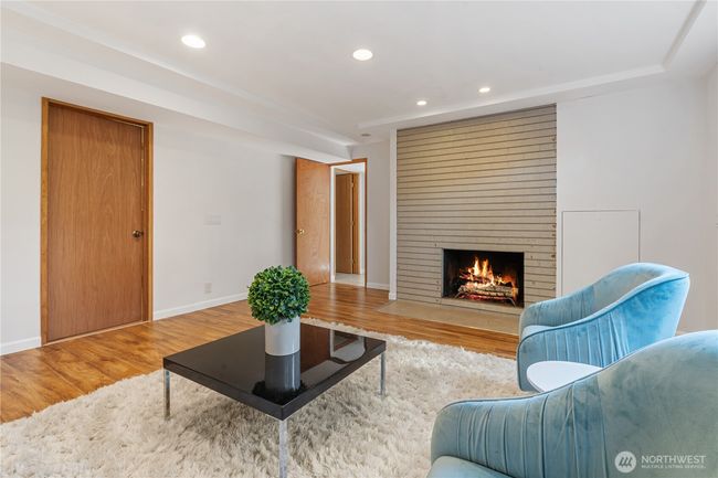 22109 93 Rd Pl W, House other with 3 bedrooms, 3 bathrooms and 2 parking in Edmonds WA | Image 7