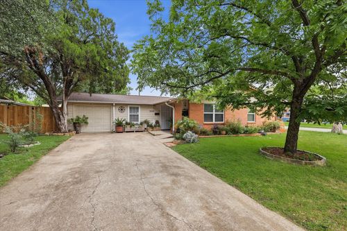 2800 Brockbank Dr, Irving, TX, 75062-4523 | Card Image