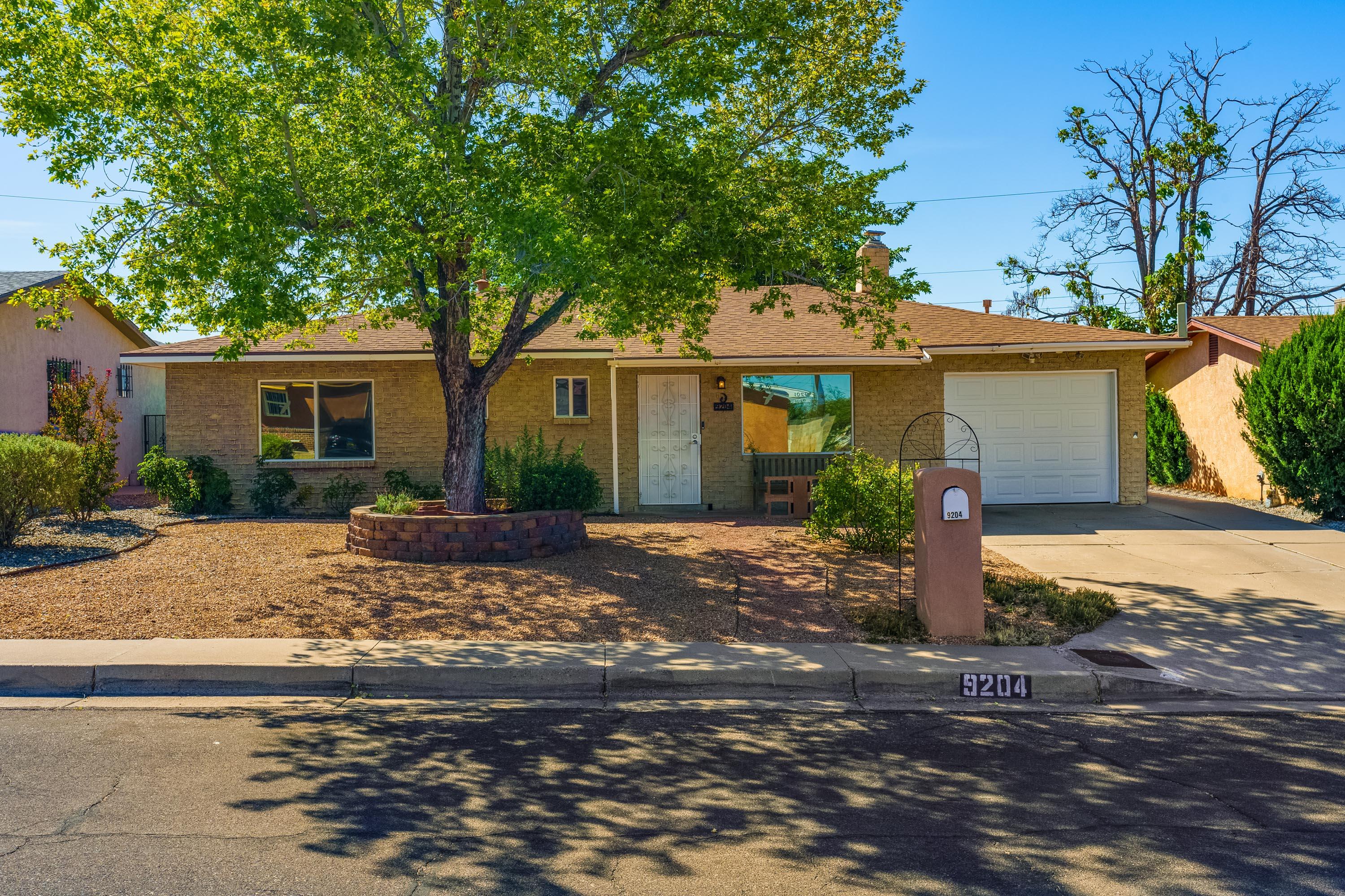 Hendrix Rd, Albuquerque, NM 87111
