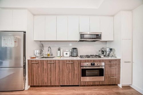 1313-730 2, Calgary, AB, T2P1R8 | Card Image