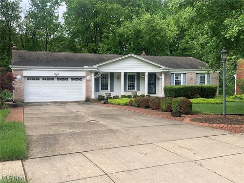 2239 Woodpark Rd, Fairlawn, OH, 44333-3922 | Card Image