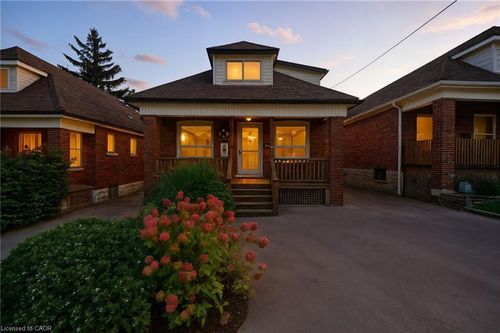 313 Graham Ave S, Hamilton, ON, L8K2M7 | Card Image