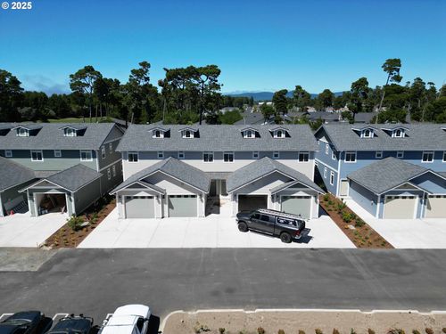 1577 37th St, Florence, OR, 97439-9088 | Card Image