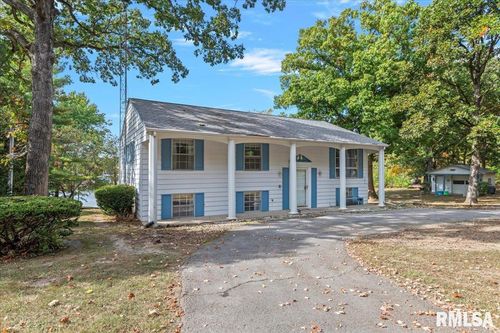 30571 Walnut Dr, Girard, IL, 62640-7261 | Card Image