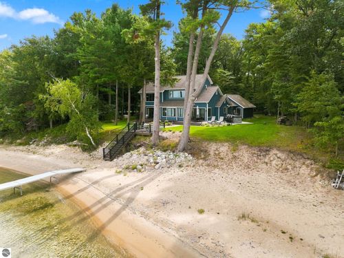 14851 Shipman Rd, Traverse City, MI, 49686-9715 | Card Image