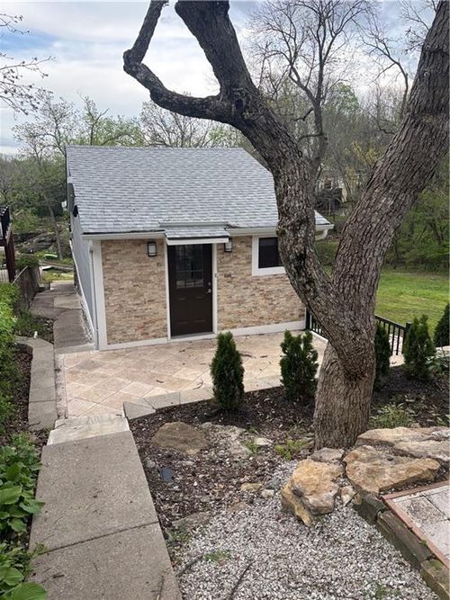 93 R St, Lake Lotawana, MO, 64086-9429 | Card Image