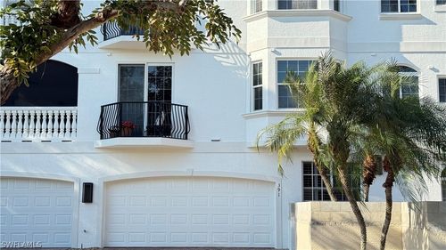 401-391 4th St S, NAPLES, FL, 34102-6348 | Card Image